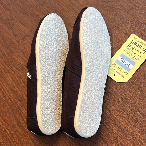 Toms Alpargata Solid Black Canvas Classic Shoe - Picture 4 of 7